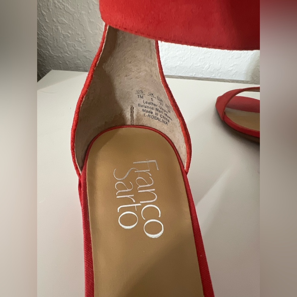 Franco Sarto Rosalina Suede Block Heel Sandal Red Size‎ 7 Minimalist Normcore - Picture 10 of 10